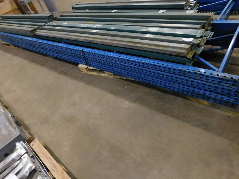 lot 118 image: Teardrop Pallet Racking #4