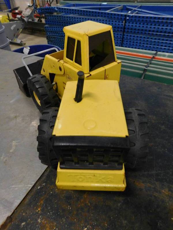 lot 147 image: Metal Toy Tonka Truck