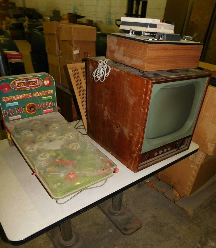 lot 156 image: Misc. Lot of Antique Items