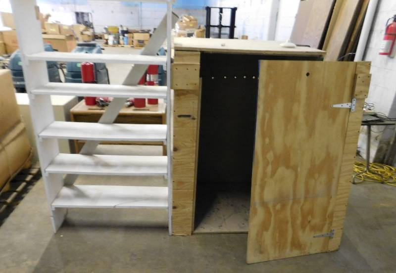 lot 159 image: Wooden Shelving Unit & Crate