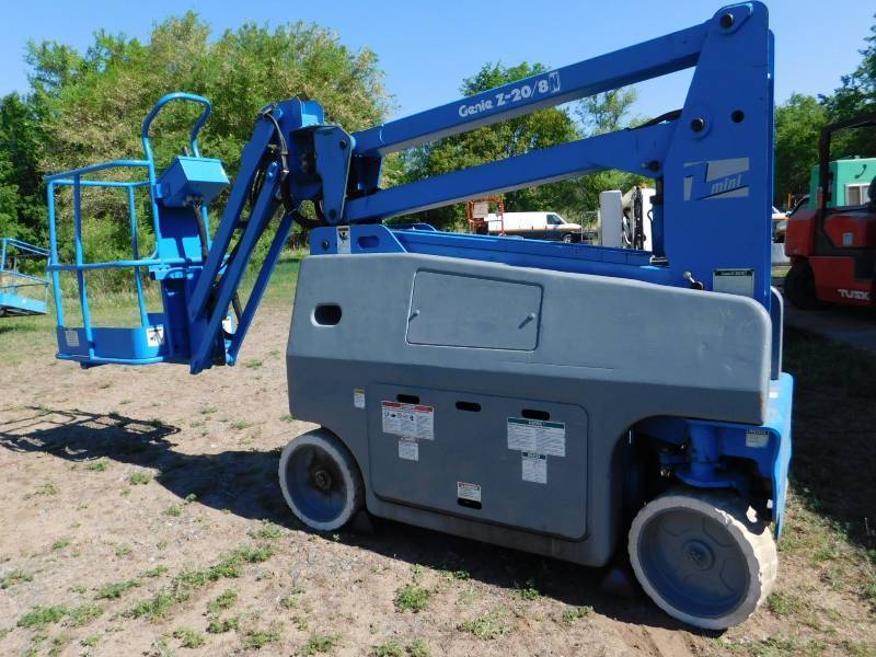 1998 Genie Z208 Man Lift