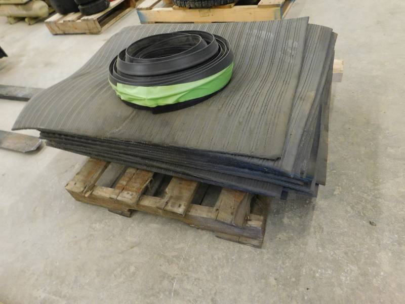 Rubber Floor Mats & Molding Strip
