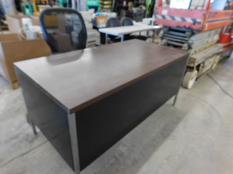 Metal 6 Drawer Desk with Chair