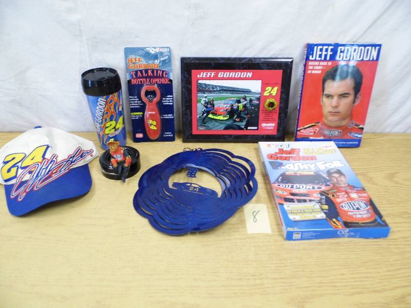 lot 8 image: Jeff Gordon - Nascar Items