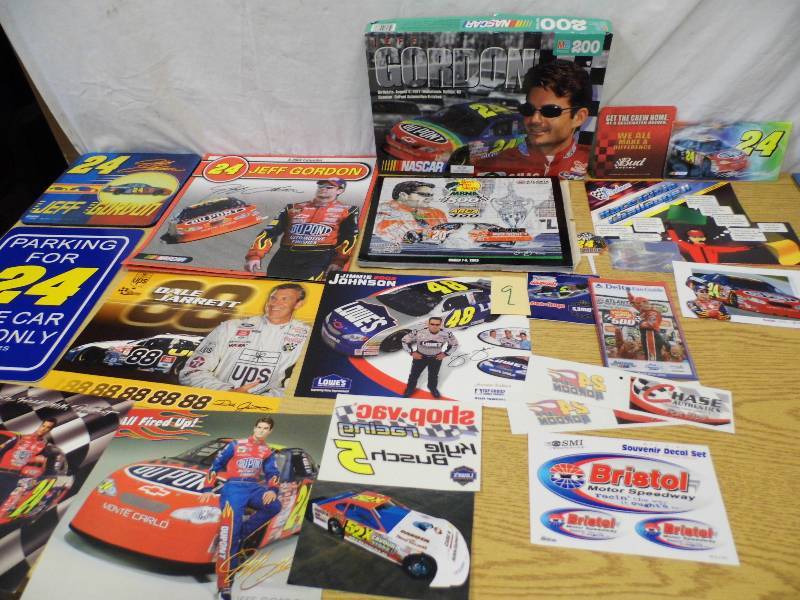 lot 9 image: Jeff Gordon - Nascar Items