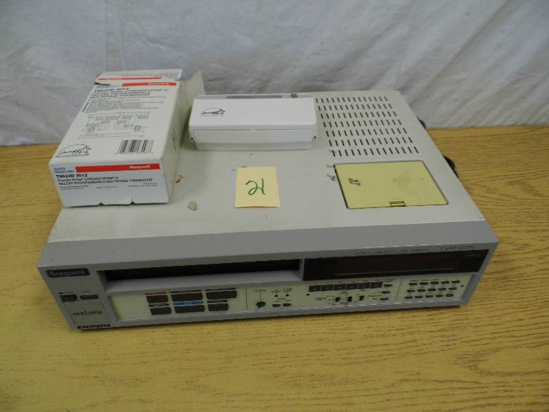 lot 21 image: Time Lapse VCR - Thermostat