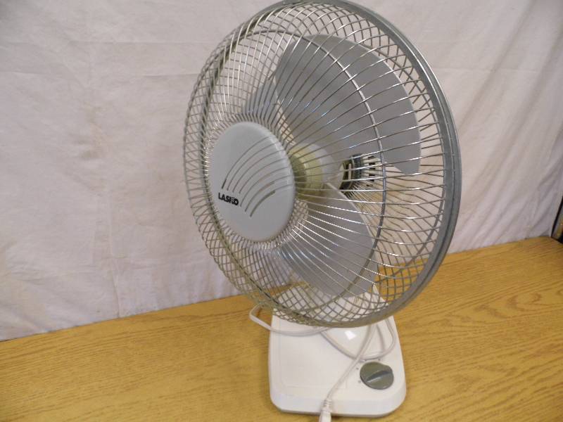 lot 22 image: Lasko Fan