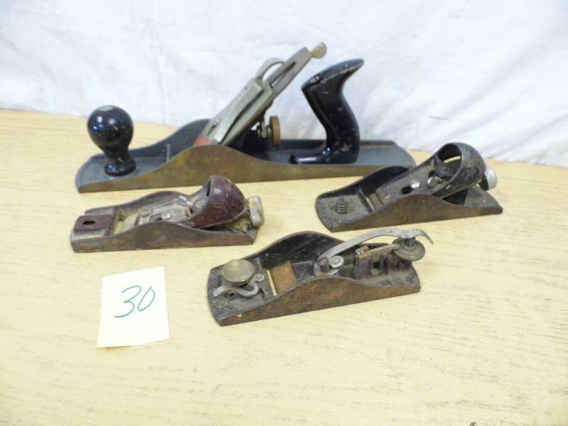 lot 30 image: Wood Planes