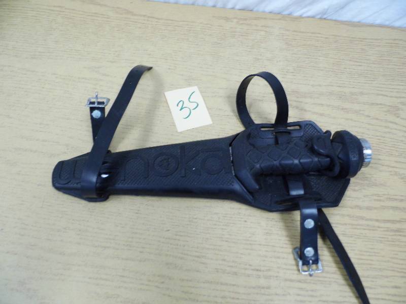 lot 35 image: Wenoka Knife