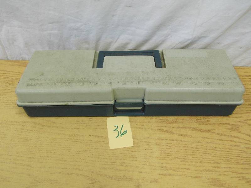 lot 36 image: Tacklebox w Rod