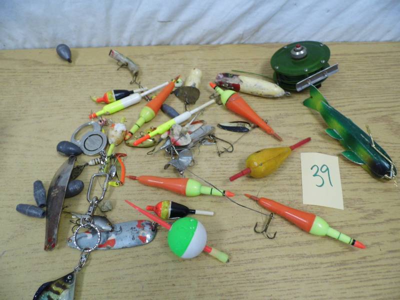 lot 39 image: Fishing Tackle