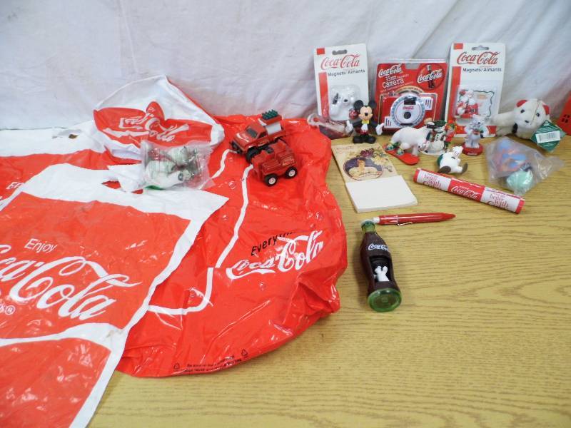 lot 46 image: Coke Items