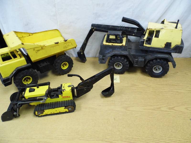 lot 61 image: Lot of 3 Tonkas