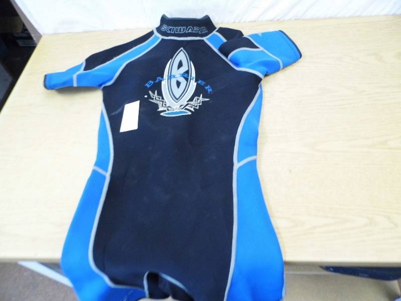lot 70 image: Skiwear Wetsuit