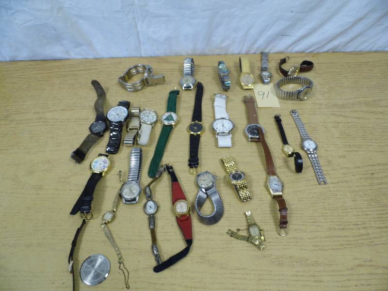 lot 91 image: Watches - Parts