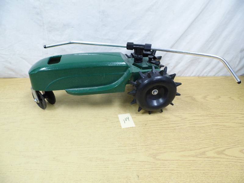 lot 104 image: Tractor Sprinkler