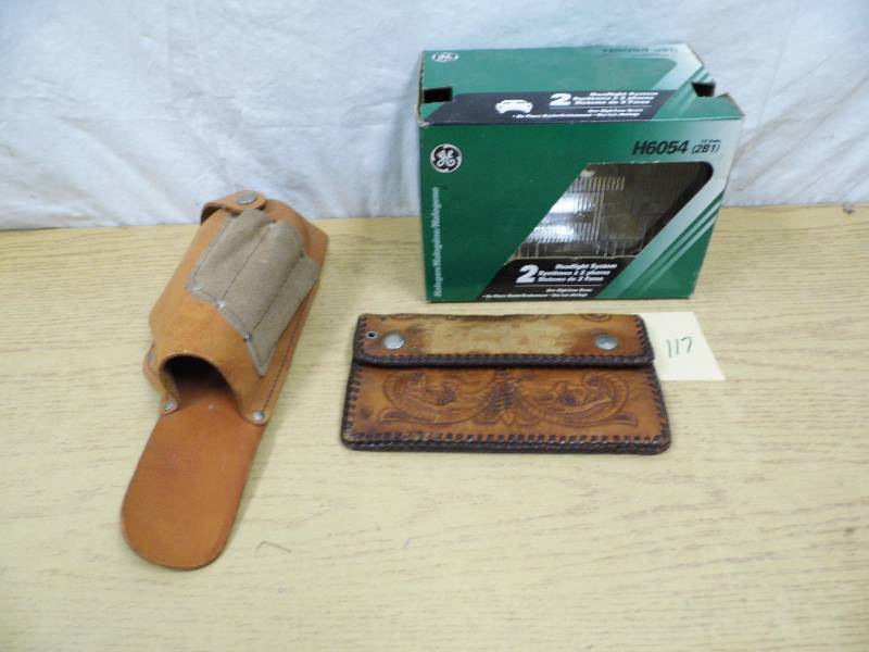 lot 117 image: Holster - Wallet - Headlight