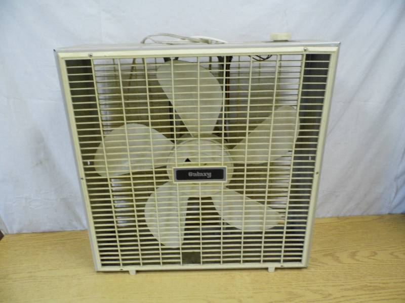lot 122 image: Box Fan