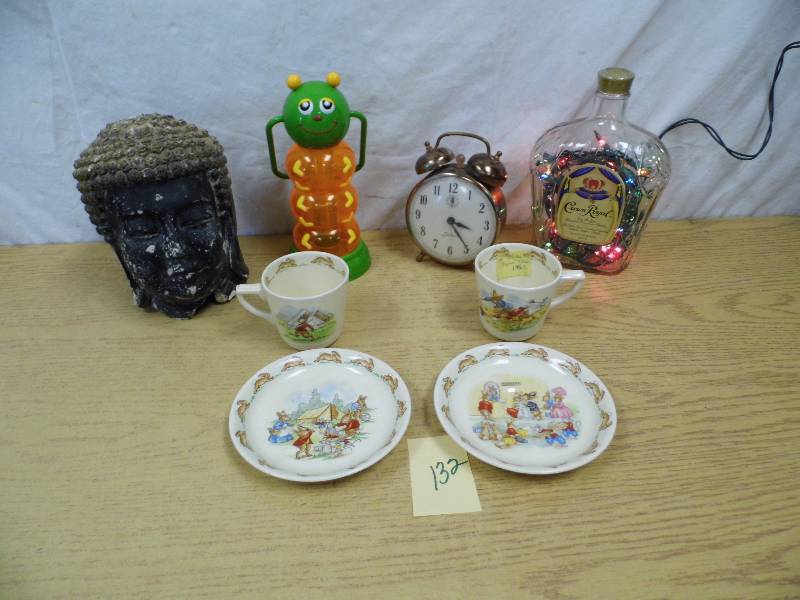 lot 132 image: 1961 Bunnykins Cups  Saucers