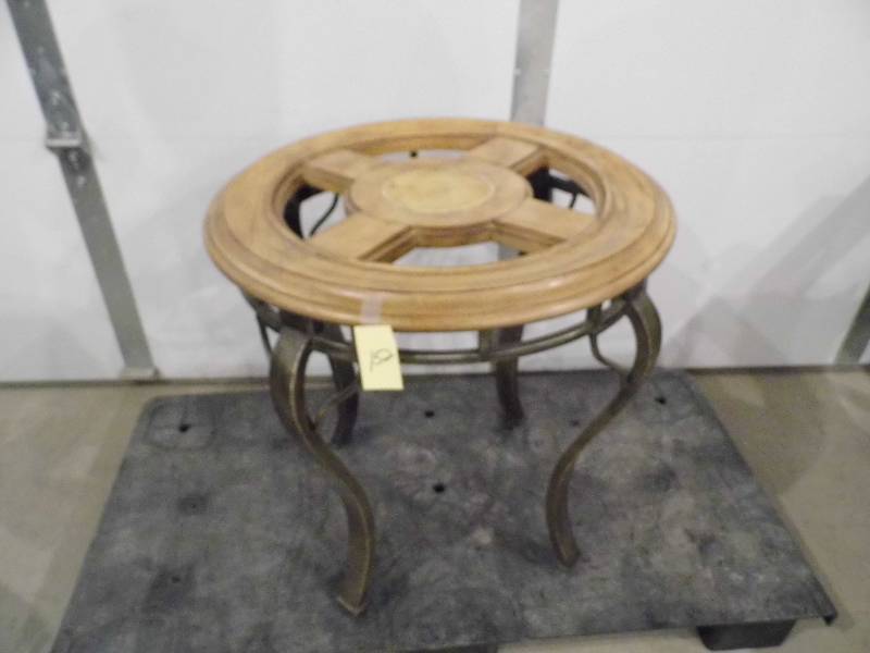 lot 152 image: Round End Table