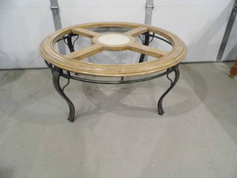 lot 154 image: Round Coffee Table