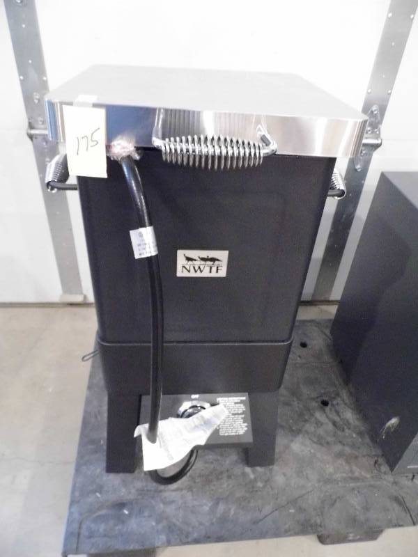 lot 175 image: New NWTF Turkey Fryer