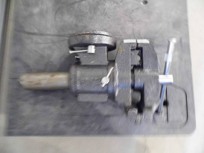lot 188 image: Vise