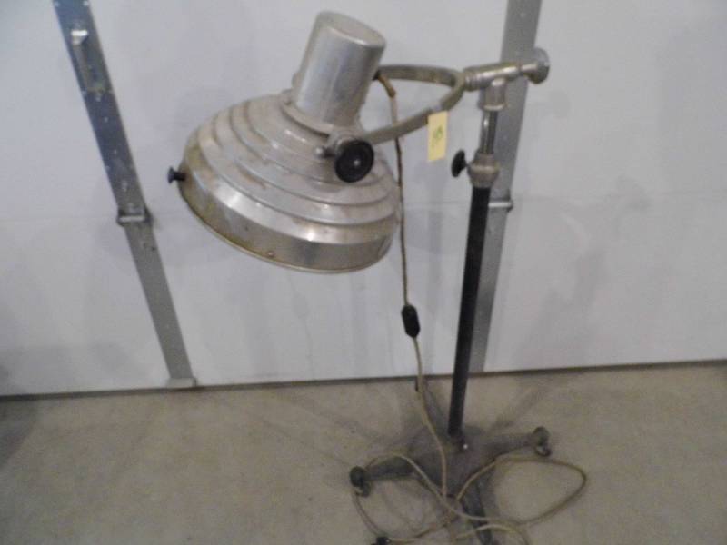 lot 193 image: Antique Lamp