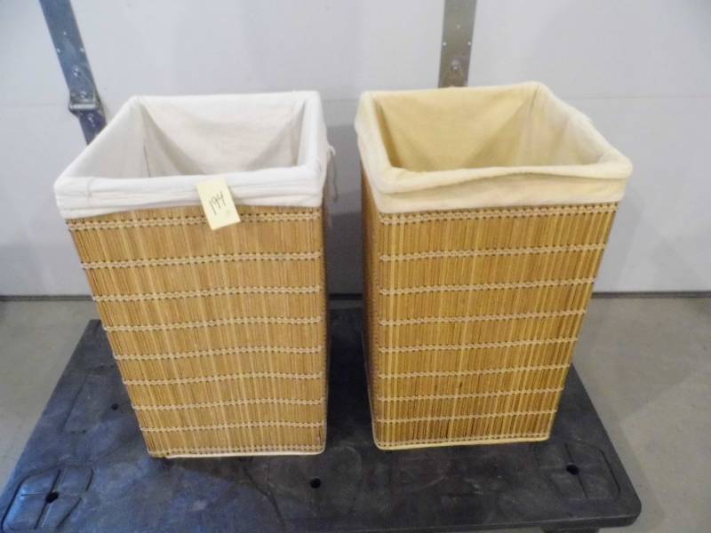 lot 194 image: 2 Wicker Hampers - TV Tray