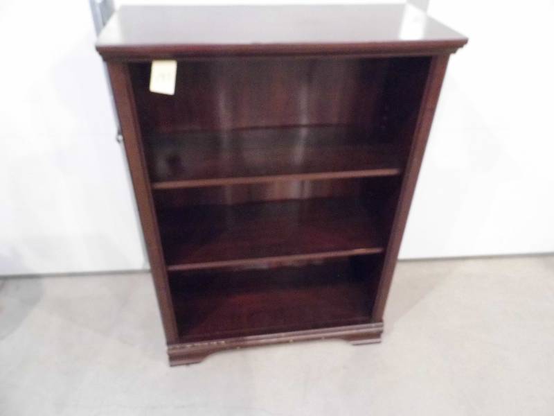 lot 197 image: Shelf