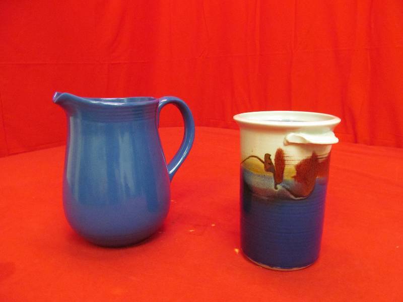 lot 6 image: ceramic jar, pitcher