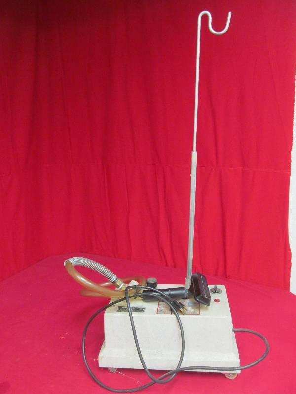 lot 21 image: Jiffy Commercial grade steamer