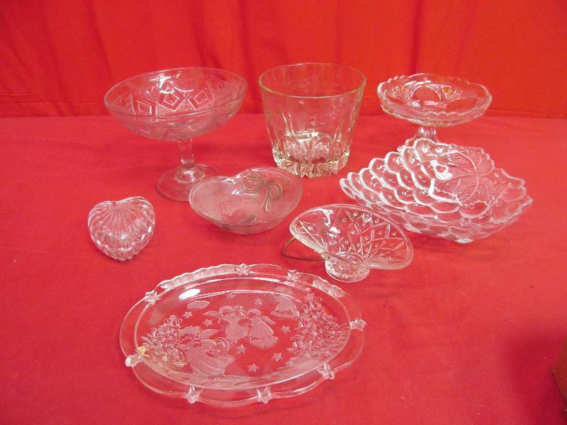 lot 113 image: clear fancy glassware