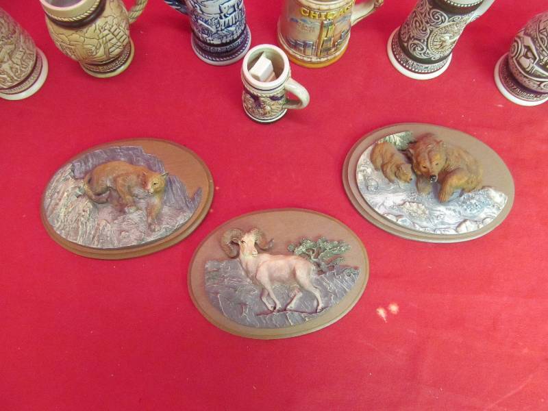 lot 119 image: steins, wall dcor