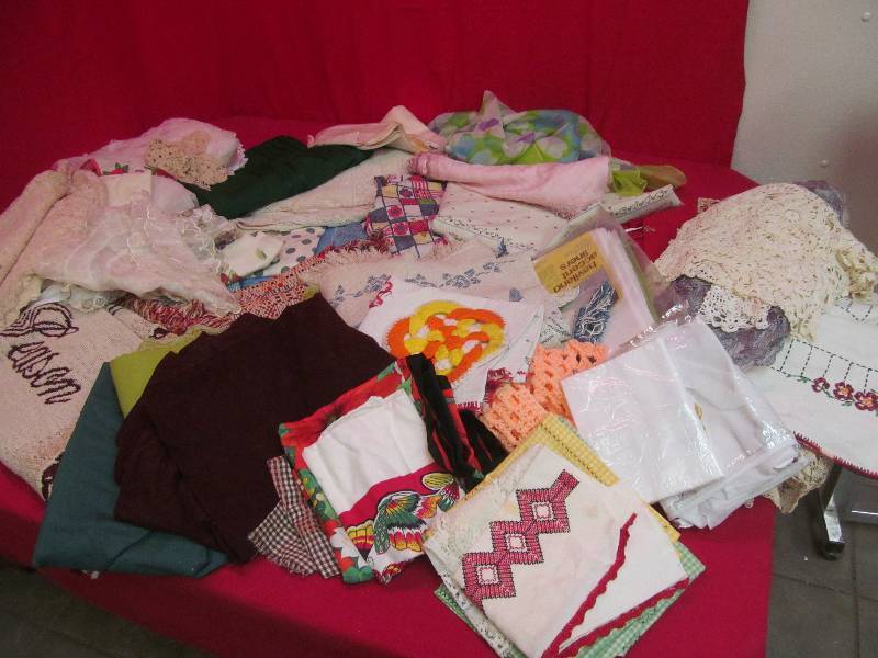 lot 133 image: table linens