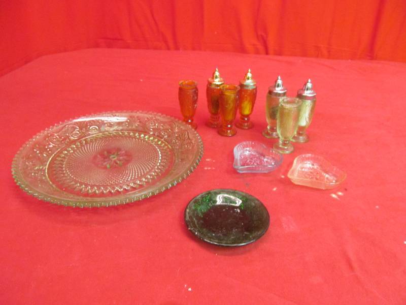 lot 142 image: vintage depression glass