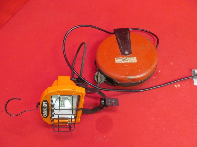 lot 26 image: Sears work light