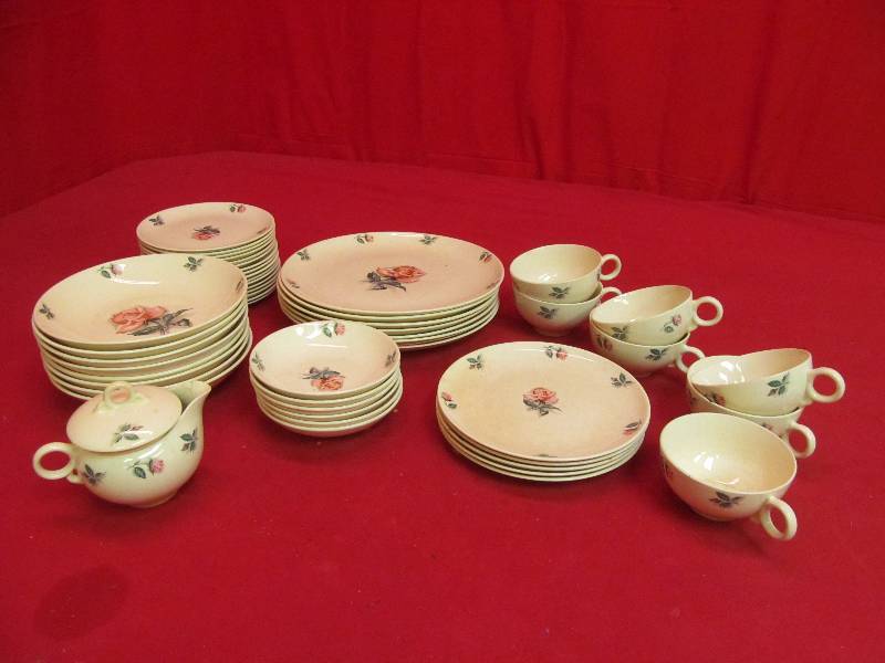 lot 29 image: vintage Ballerina  dish ware