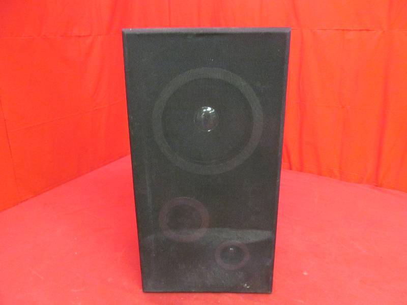 lot 32 image: speakers