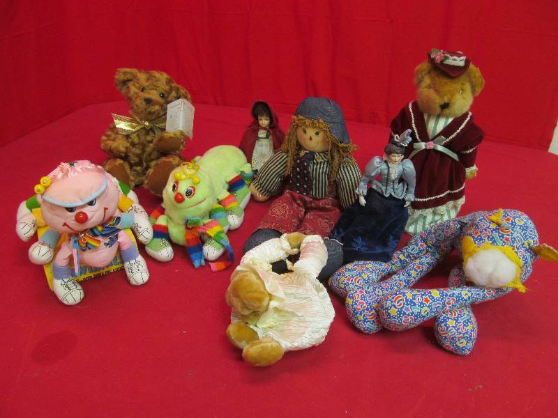 lot 34 image: new stuffed toys