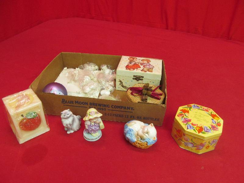 lot 41 image: accent pieces, figurines