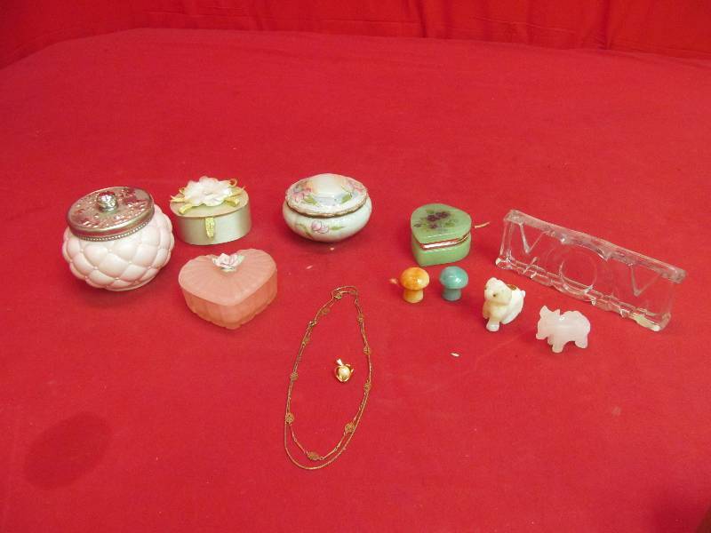 lot 45 image: ring boxes, alabaster mushrooms