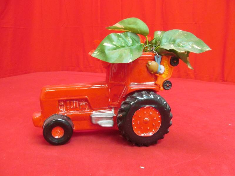 lot 47 image: tractor planter