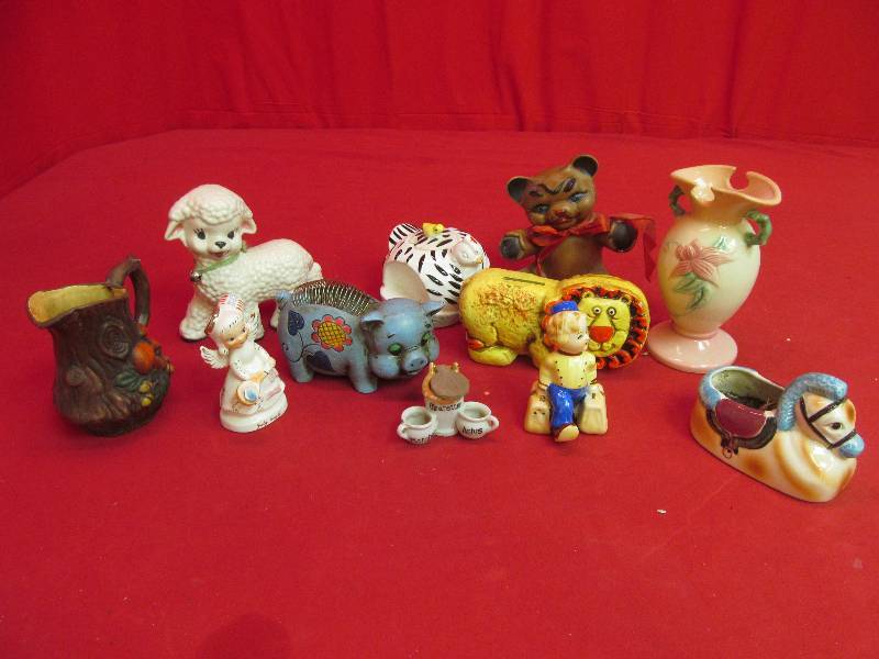 lot 49 image: vintage ceramic pieces