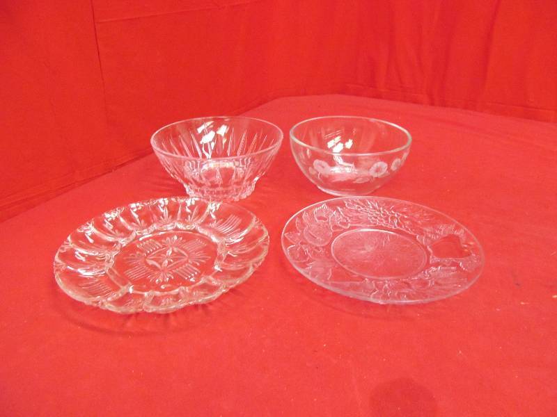 lot 60 image: glass egg tray, serving platter, serving bowls