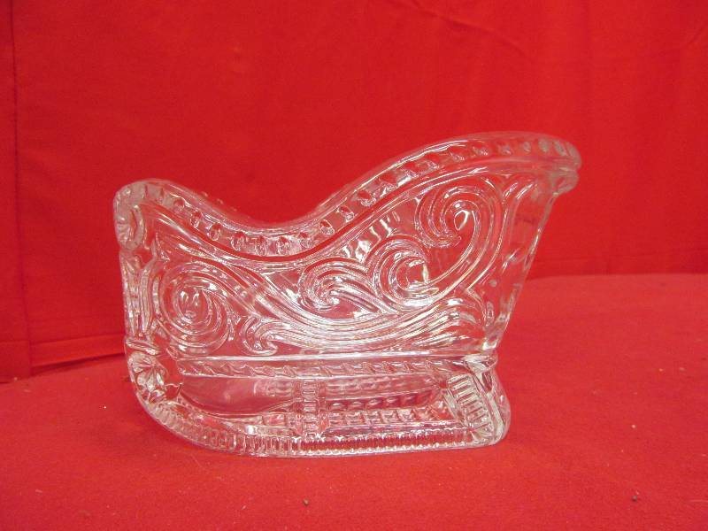 lot 61 image: lead crystal dishplanter
