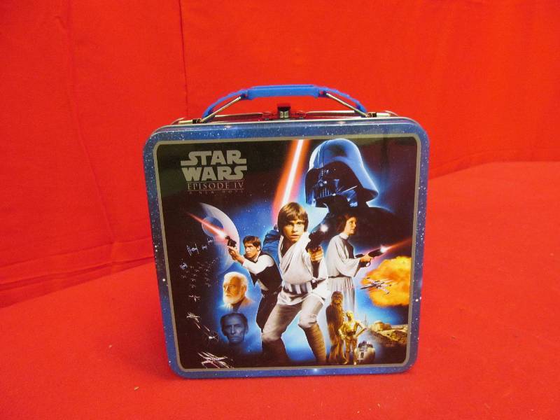 lot 74 image: Star Wars lunch box