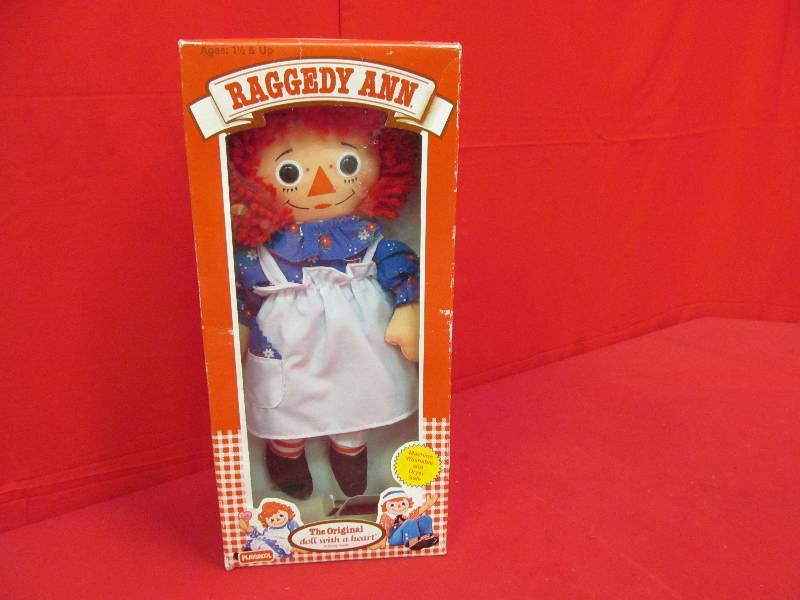 lot 77 image: Raggedy Ann doll