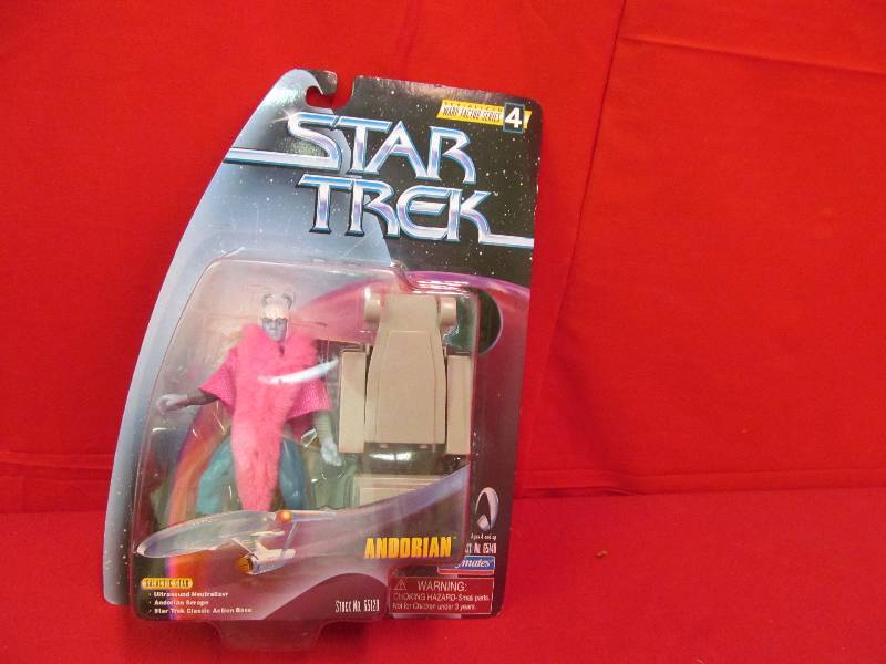 lot 92 image: Starter Andorian figure
