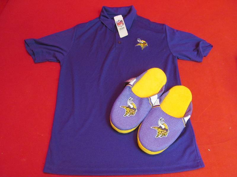lot 101 image: Vikings Slippers,shirt,NFL team Apparel